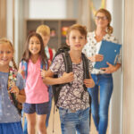 szkola prywatna plusy i minusy